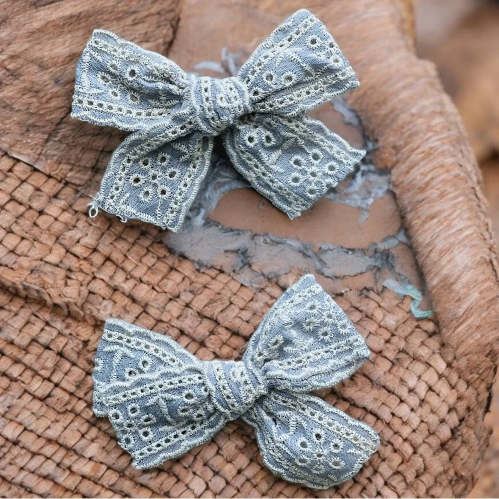 Carolina eyelet hand Tie Hair Bows for kids